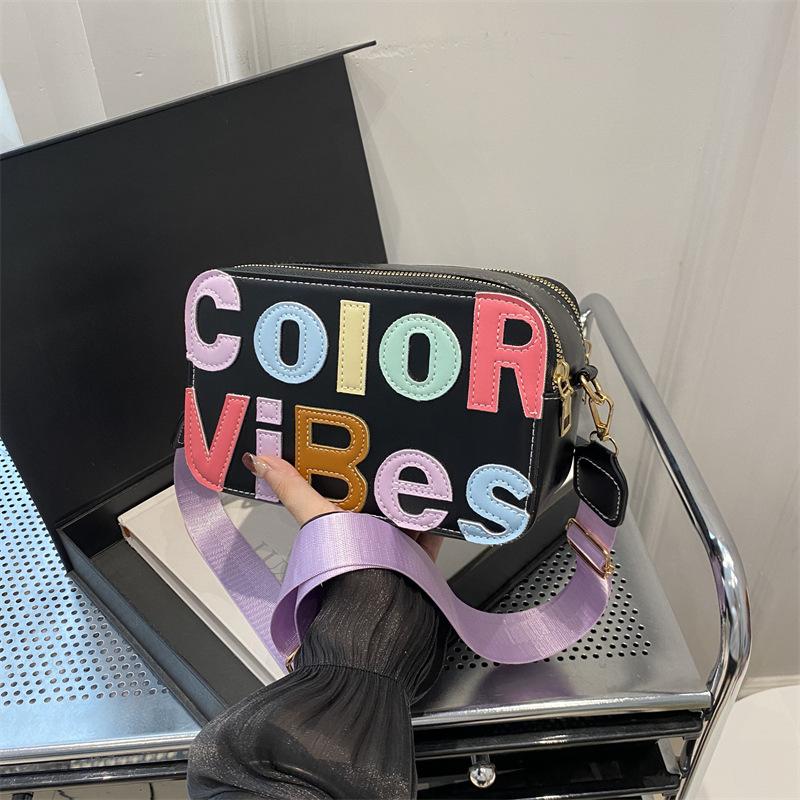 

Нишевая милая женская сумка для камеры 2025 новая модная квадратная сумка с буквенным принтом универсальная ins сумка-мессенджер в стиле тайской Spice Girl чёрный