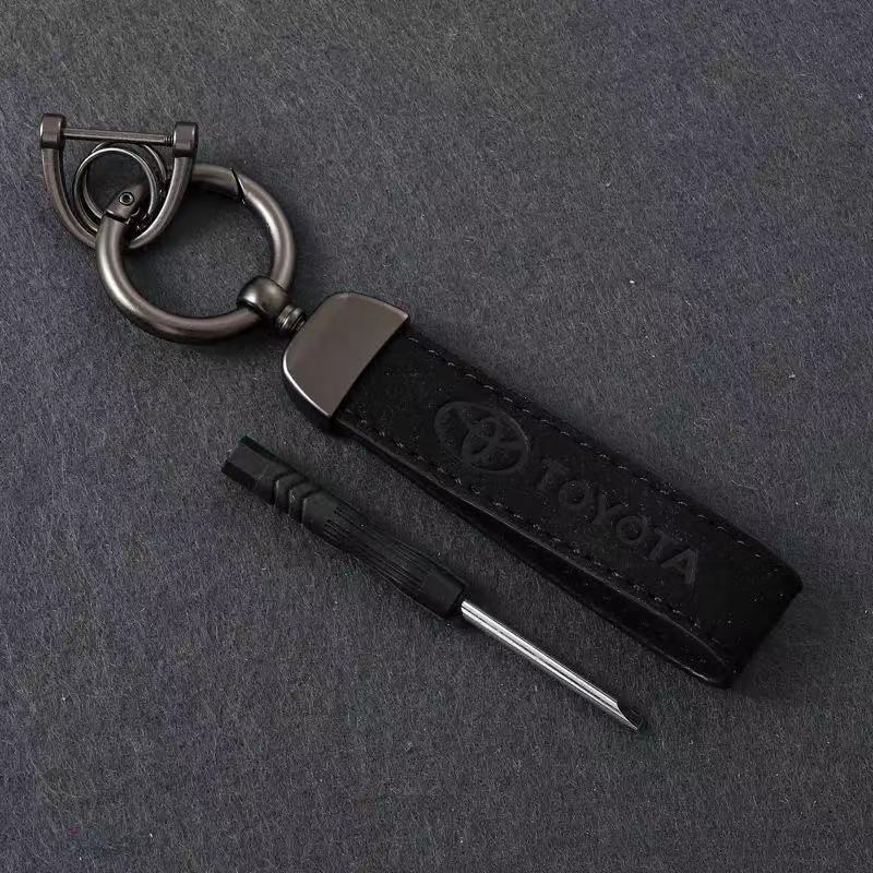 ABU3 Car Keychain Key Chain Rings Metal Leather For Toyota Corolla Crown Camry Avensis Auris RAV4 Yaris Car Accessories