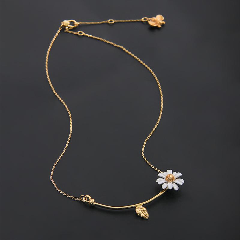 New Spring White Enamel Daisy Flower Vintage Elegant Simple Opening Rings for Women Zircon Party Gifts