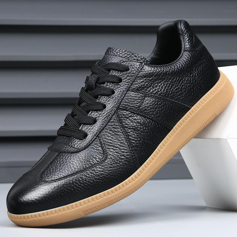 New Shoes for Men Genuine Leather Casual Shoes Fashion Microporous Flat Skateboard Shoes Concise Lace-up Sneaker