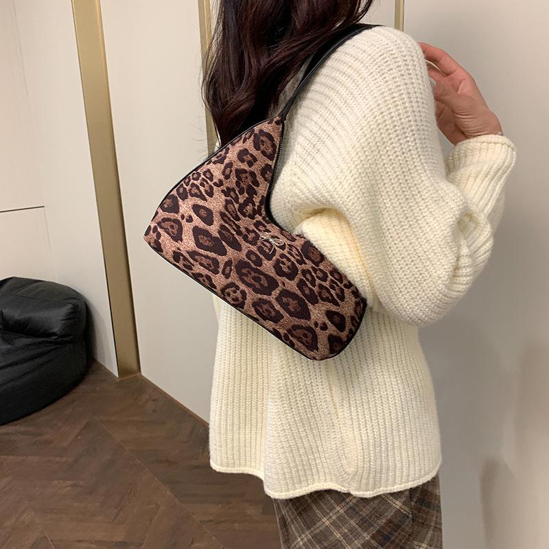 2025 Autumn and Winter New Retro Fashion Leopard Print Versatile Tote Bag Women's Casual Large-capacity Shoulder Bag