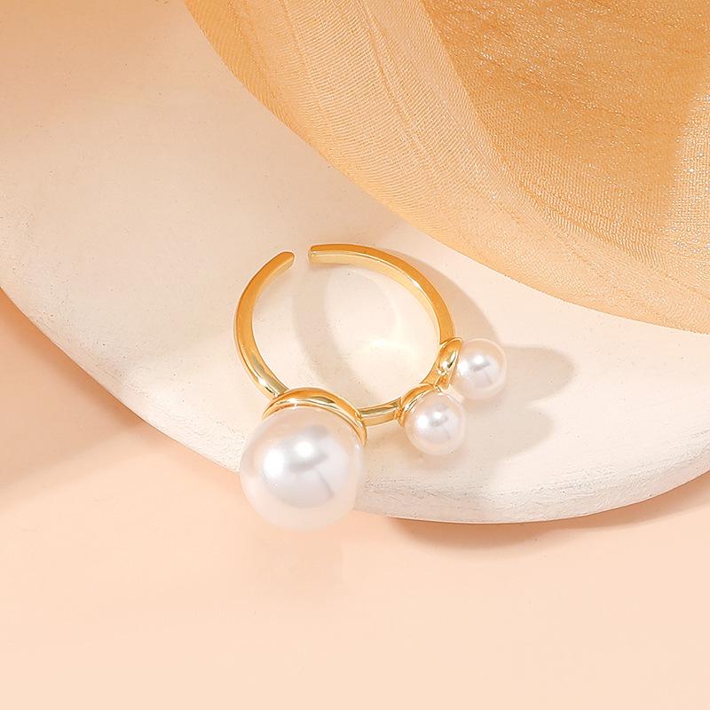 Japanese Luxury Open Pearl Knuckle Ring for Women - Trendy, Simple Decorative Ring