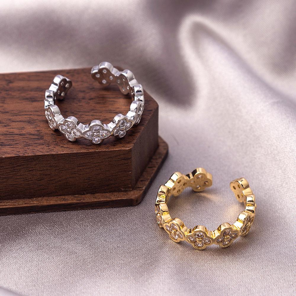 Exquisite Adjustable Women's Four-Leaf Clover Diamond Ring - Trendy and Stylish Cold Tone Design