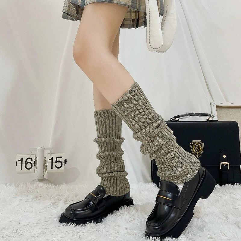 2 Pairs of Women's Four-season Autumn and Winter Solid Color Harajuku Fashion Wear Trendy Simple JK College Style Pile Socks