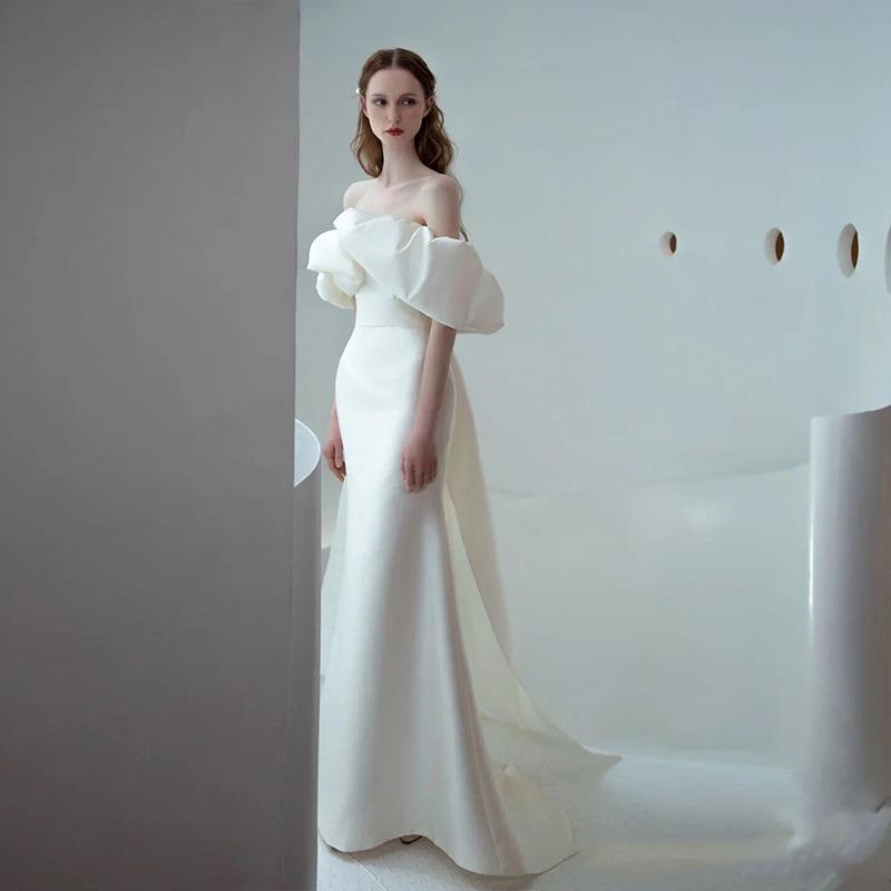 One-word shoulder light wedding dress   summer new bridal wedding dress skirt French main yarn trailing satin door yarn