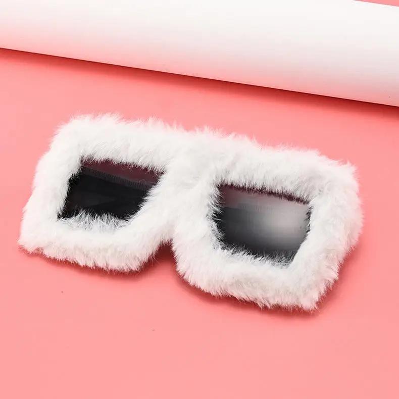 Übergroße Plüsch-Sonnenbrille Y2K Flauschig Quadratisch Punk-Sonnenbrille Trendige Neuheit Dekor Winter-Sonnenbrillen für Weihnachtsfeier Brillen