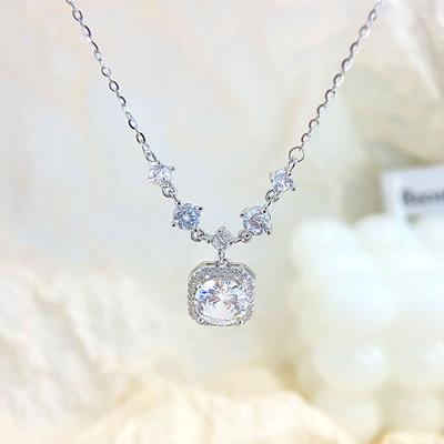 Square Heavy Industry, Exquisite, Light Luxury, High Grade, Elegant, Elegant, and Elegant Necklace Design for A Small Market