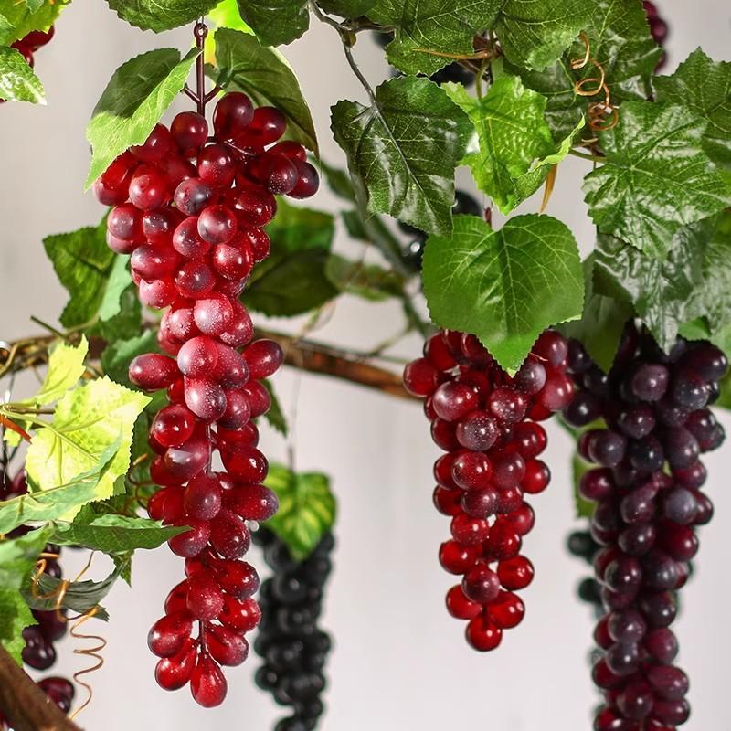 1Pcs Realistic Plastic Artificial Grapes Bunches Simulation Fake Fruit with Leaves for Vintage Home Decor Party Table Display