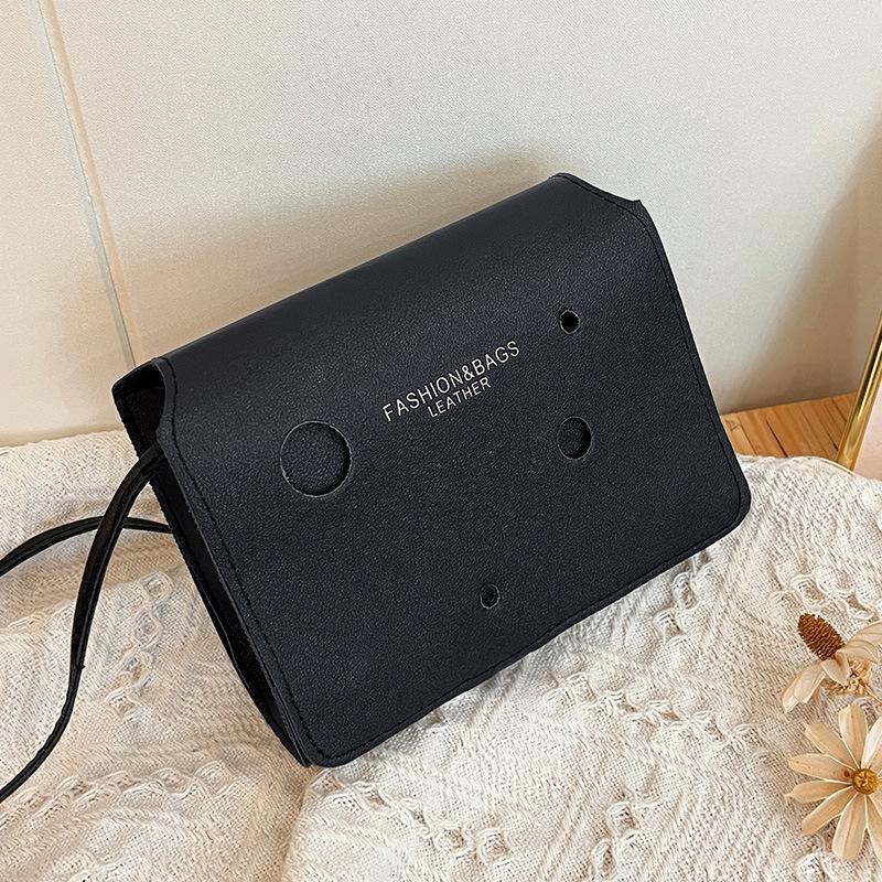 Trendy fashion small square bag, new shoulder bag, personalized fashion messenger bag, women's bag, one piece.