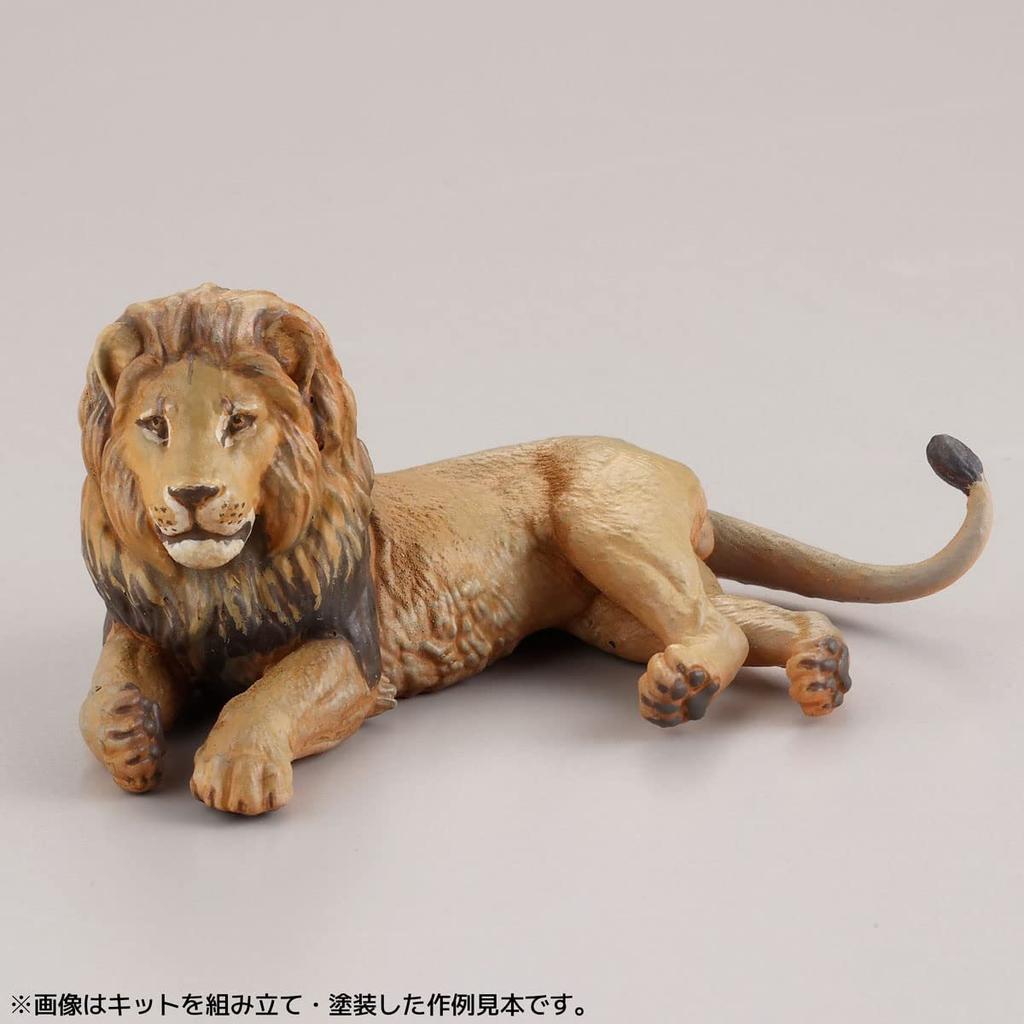 KAIYODO ARTPLA Zoo Keeper and Lion Set 1/35 Scale Plastic Model Kit 6-Pack Box AP003B