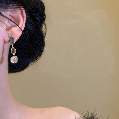 Asymmetric Colorful Gem Earrings For Women Silver Needle Medium Antique Contrast Earrings Design Sense