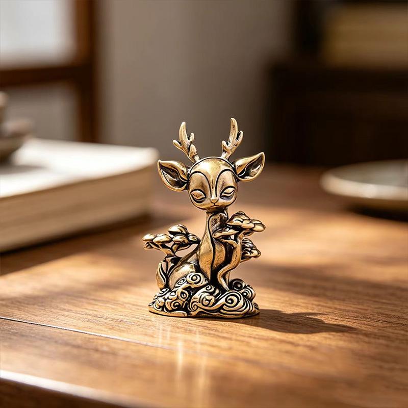 Brass Deer Ornament Hand Polished Tea Pet Statue Cute Animal Decor for Living Room Desk Home Decor