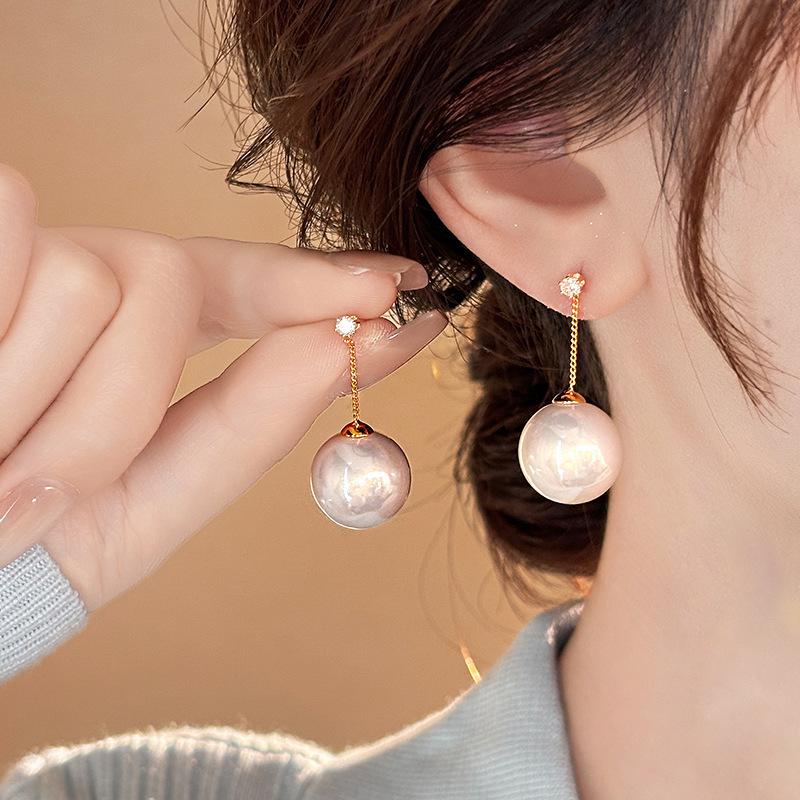 Luxe Pearl Rhinestone Earrings: Trendy Korean-Inspired Studs with Elegant Design