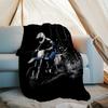 Coperta a Tema Stampata con Motivi di Moto da Fuoristrada - Perfetta per Divano, Letto, Viaggi e Uso Esterno | Lavabile in Lavatrice, Accogliente e Resistente.
