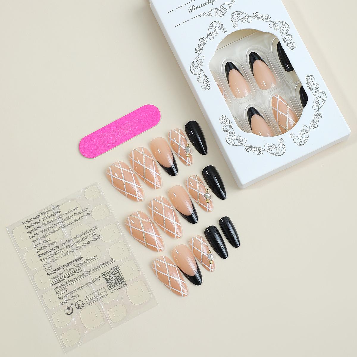 

Миндалевидные черные типсы для ногтей с французским кончиком и клетчатым дизайном с золотыми блестками