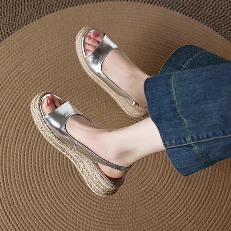 Round head straw woven fish mouth open-toed sandals women's summer wear 2025 new models with skirts to increase the height of the slope heel with