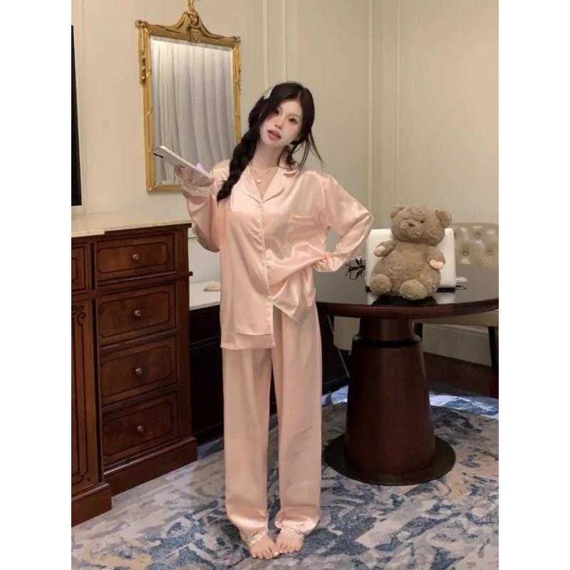 Φθινοπωρινό Νέο Σετ Πυζάμες από Μαλακό Παγωμένο Μετάξι για Γυναίκες με Δαντέλα στο Πέτο και Ζακέτα Καρντιγκάν για Γυναίκες Σετ 2 Τεμαχίων Γλυκό Ροζ Γυναικείο Πυζάμα