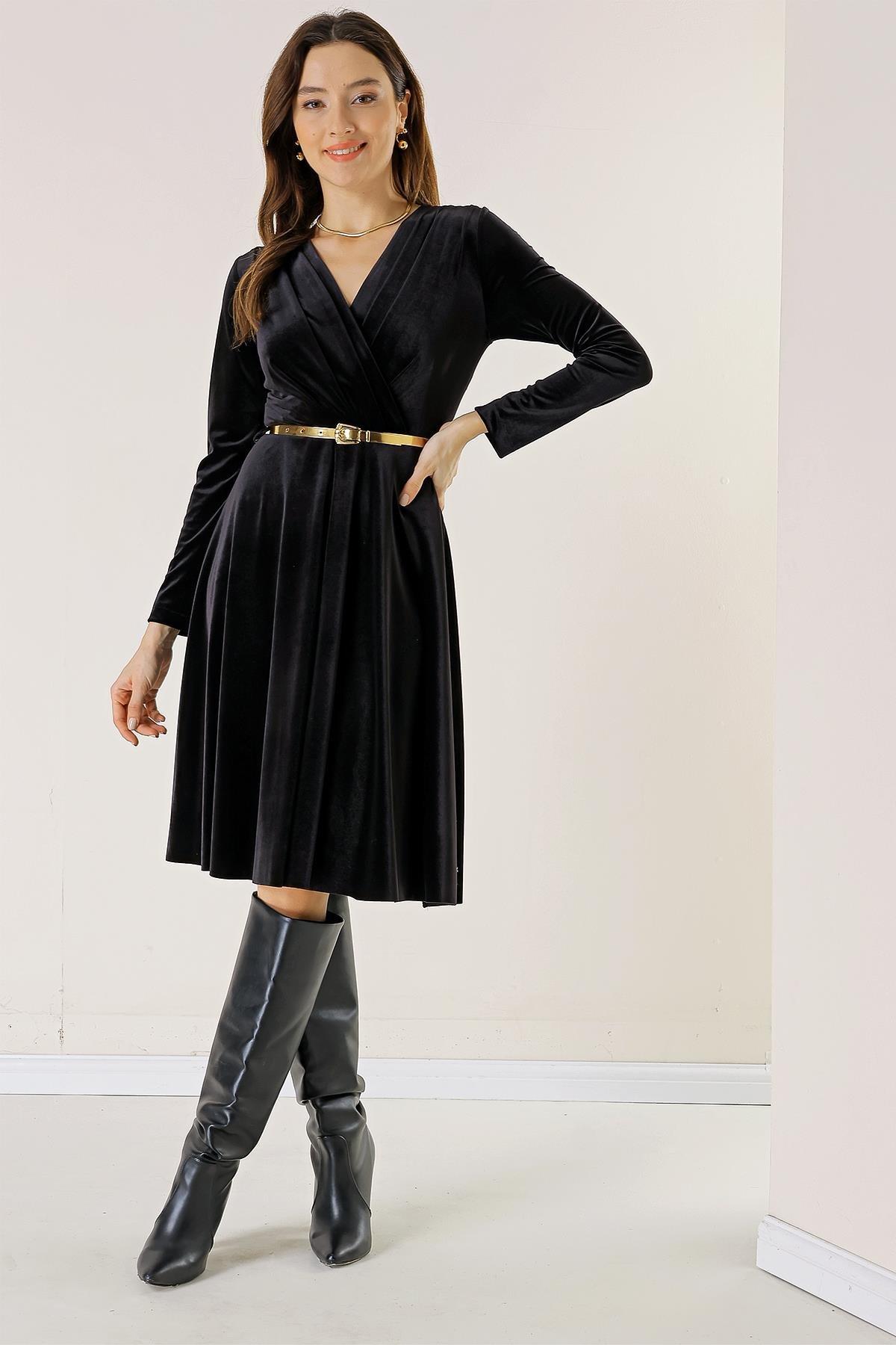 

Бархатное платье с двубортным воротником на подкладке и поясом