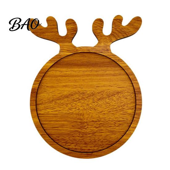 Cheese Board for Holidays Christmas Tree And Elk Serving Tray, Durable Wood Partitioned Home Table Decor Food Platter, Decorative Dinnerware