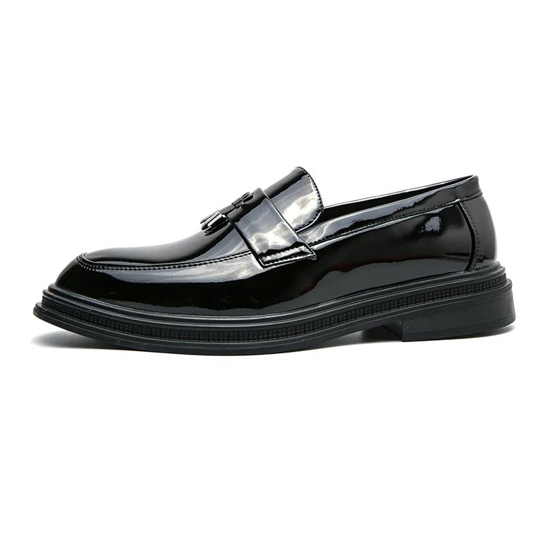 Fashion White Leather Men Casual Shoes New Slip-on Men Shoes Italian Style Male Loafers Soft Flats Lightweight Moccasins for Man
