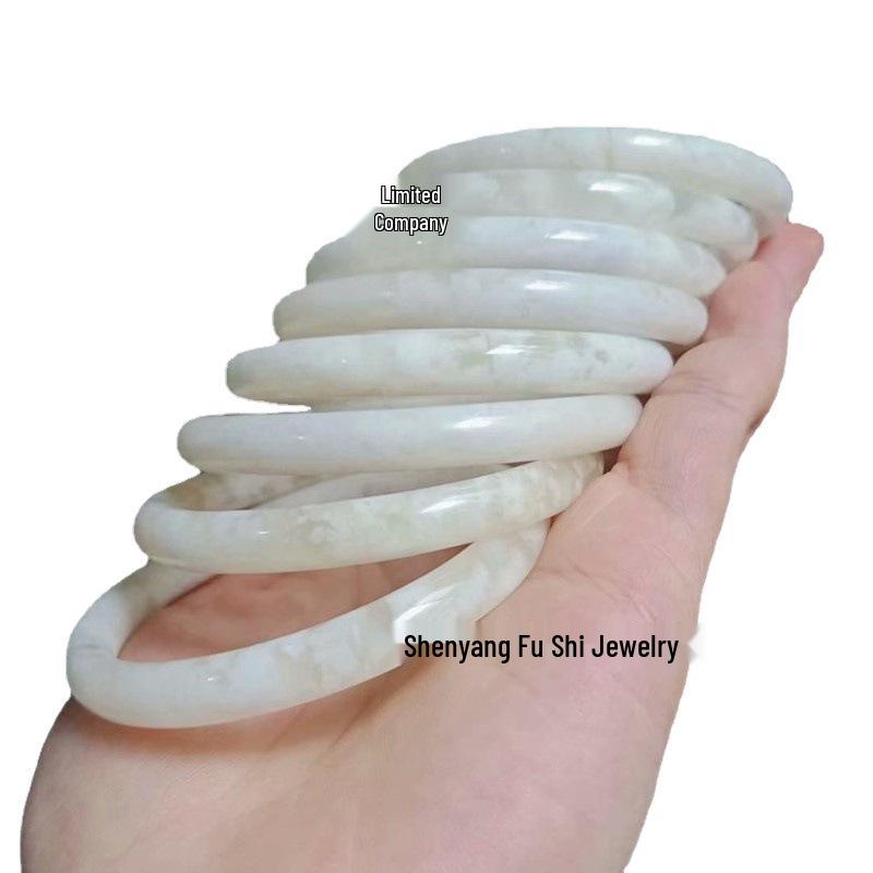 Natürliches Xiuyan-Jaspis-Tuschewasch-Armband - Feiner Ding-Dang-Stil, Eis-Transparente Oberfläche, Weißer Eis-Jadit für Damen.