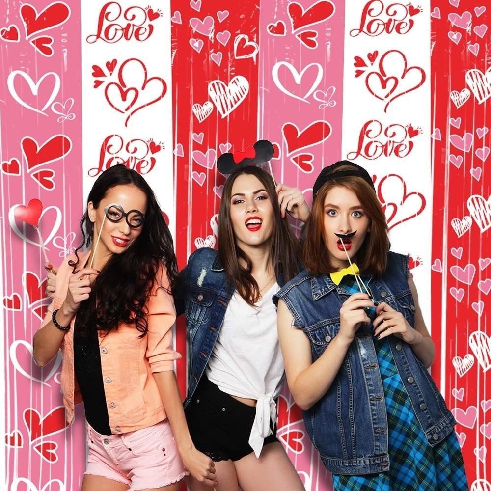 1×2 cm Valentine's Day Rain Curtain Romantic PET Love Curtain Sparkling Exquisite Heart-shaped Hanging Curtain