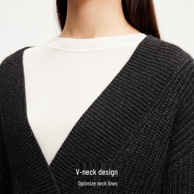VEROMODA Women's V-Neck Cable Knit Sweater