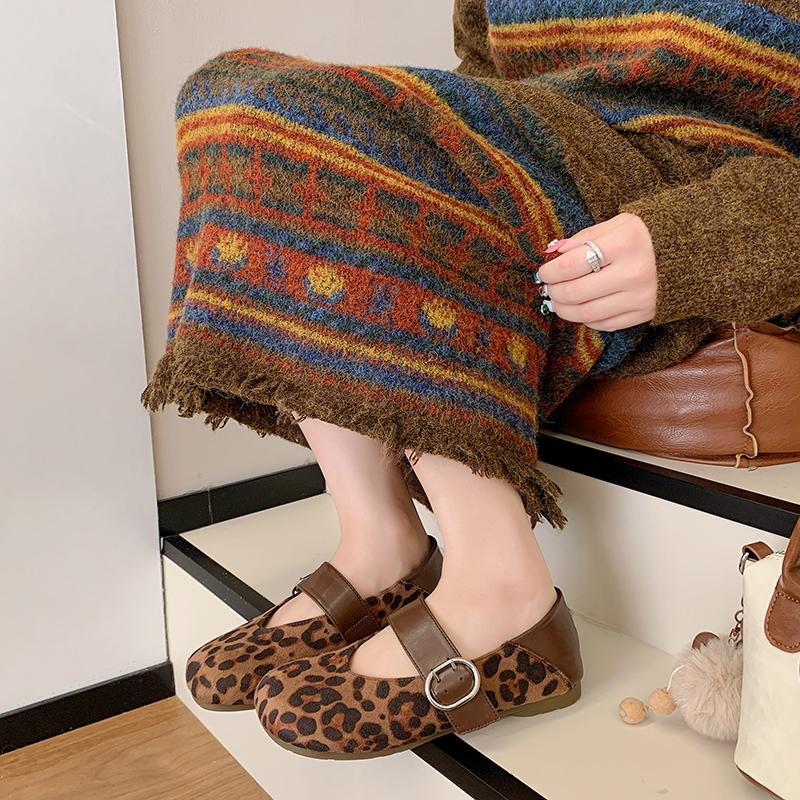 Inside Heightened Single Shoes Autumn New Round Toe Shallow Mouth Metal One-belt Soft Sole Non-slip Low-heeled Shoes