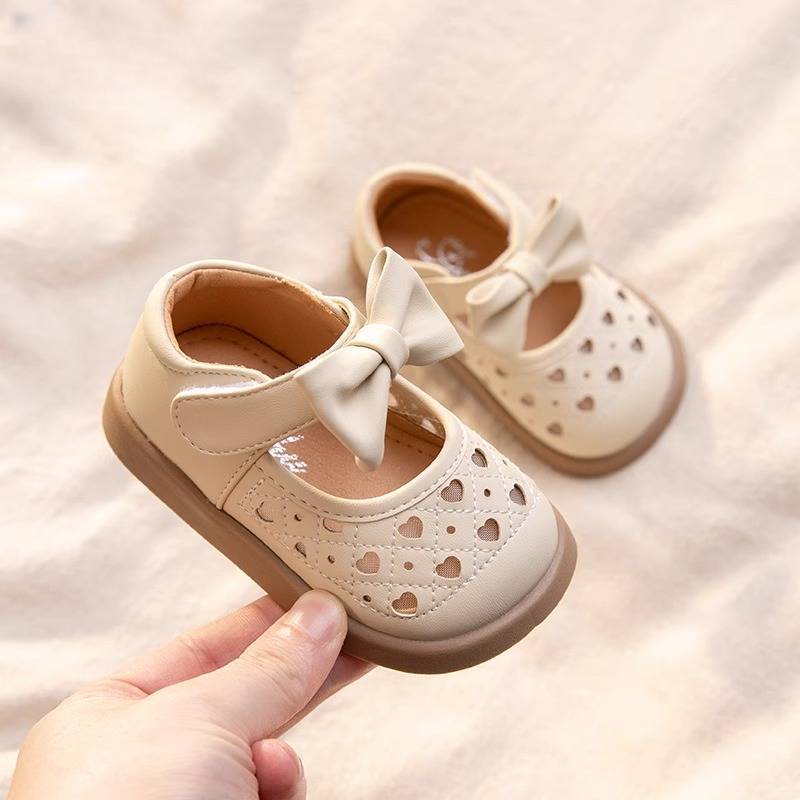 Baby girl shoes summer girls princess leather shoes breathable soft sole hollow small leather shoes girls single shoes