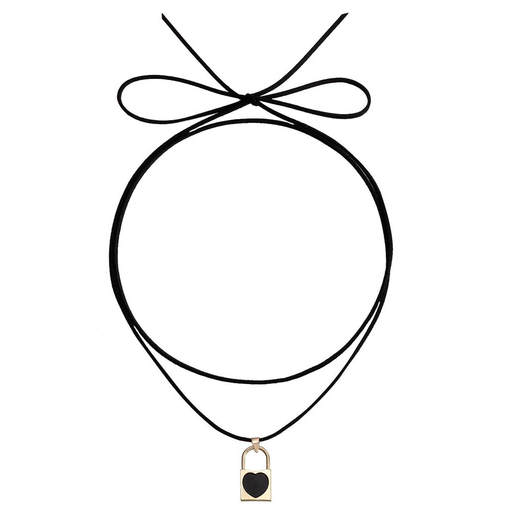 Personalized Korean velvet rope swimming black butterfly pendant necklace, simple pull-out adjustable necklace
