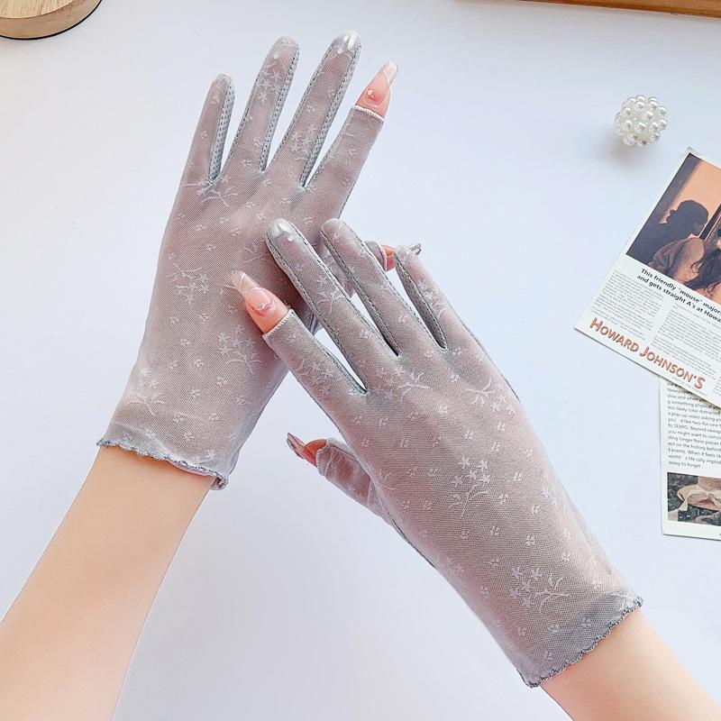 

Sunscreen gloves summer thin UV protection ice silk lace one size fits all сірий колір