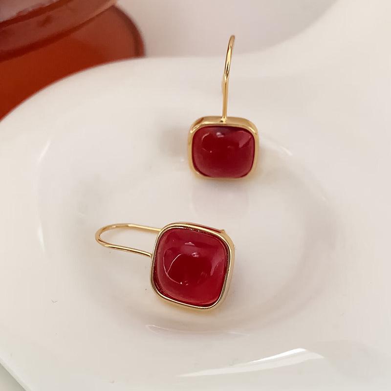 

Burgundy Resin Square Earrings: Minimalist High-End Hong Kong Style бордовый