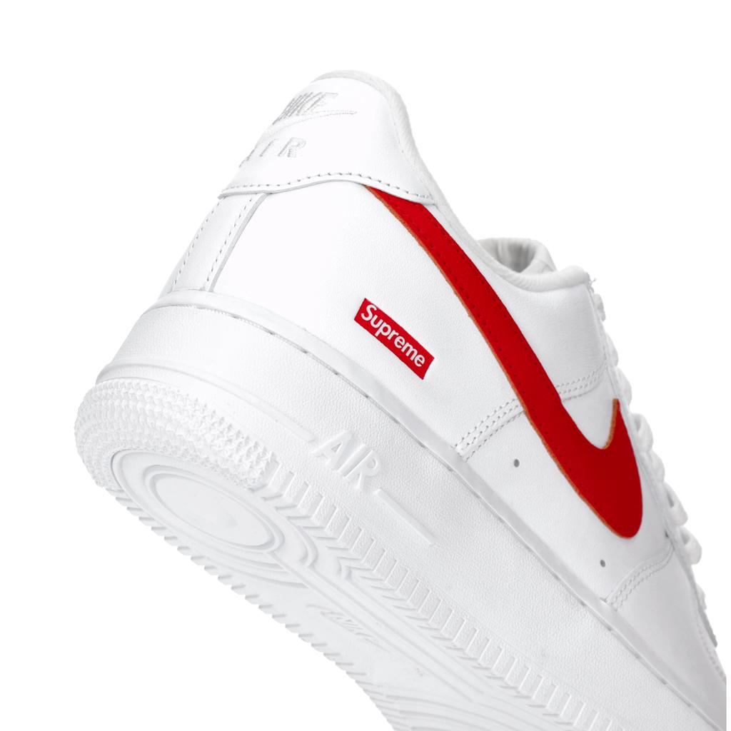 Supreme x Nike Air Force 1 Low شعار الصندوق - أحمر السرعة حصري شنغهاي أحذية رياضية للجنسين بيضاء CU9225-101