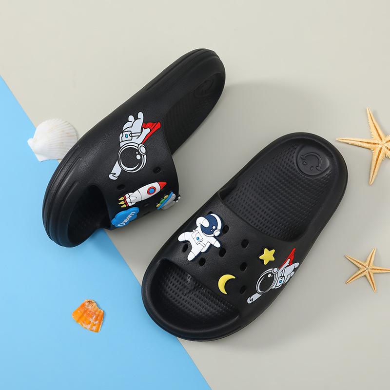 

Детские удобные домашние тапочки из ЭВА, забавные мультяшные стили, нескользящие туфли с мягкой подошвой для детей Black Astronaut,40-41