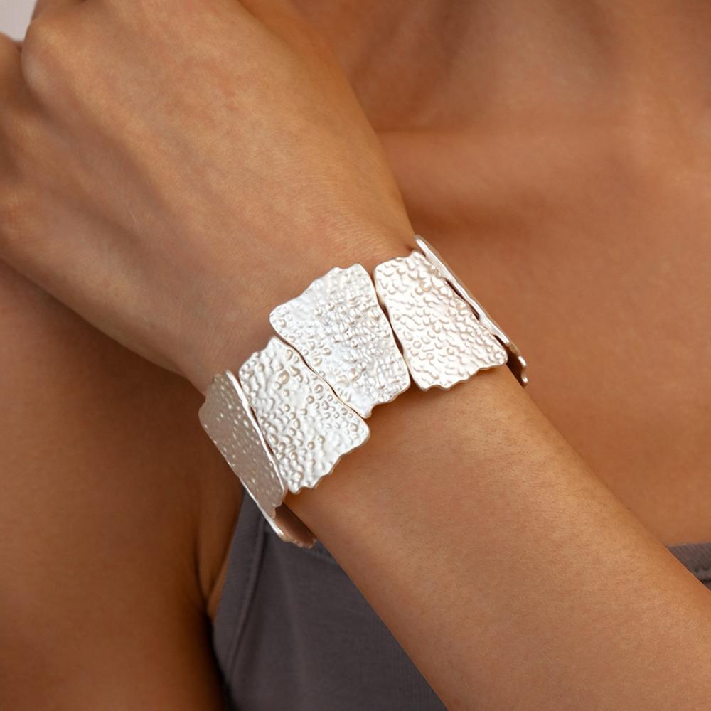 Flower Zinc Zinc Alloy Metal Wide Bangle Hollow Exaggerated Bracelet Creative Metal Cuff Bangles  Lady