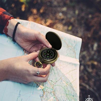 Retro kapesní hodinky Kompas Zinková slitina Retro styl Vynikající dárky pro outdoorové sporty Horolezectví Turistika Kempování YSX