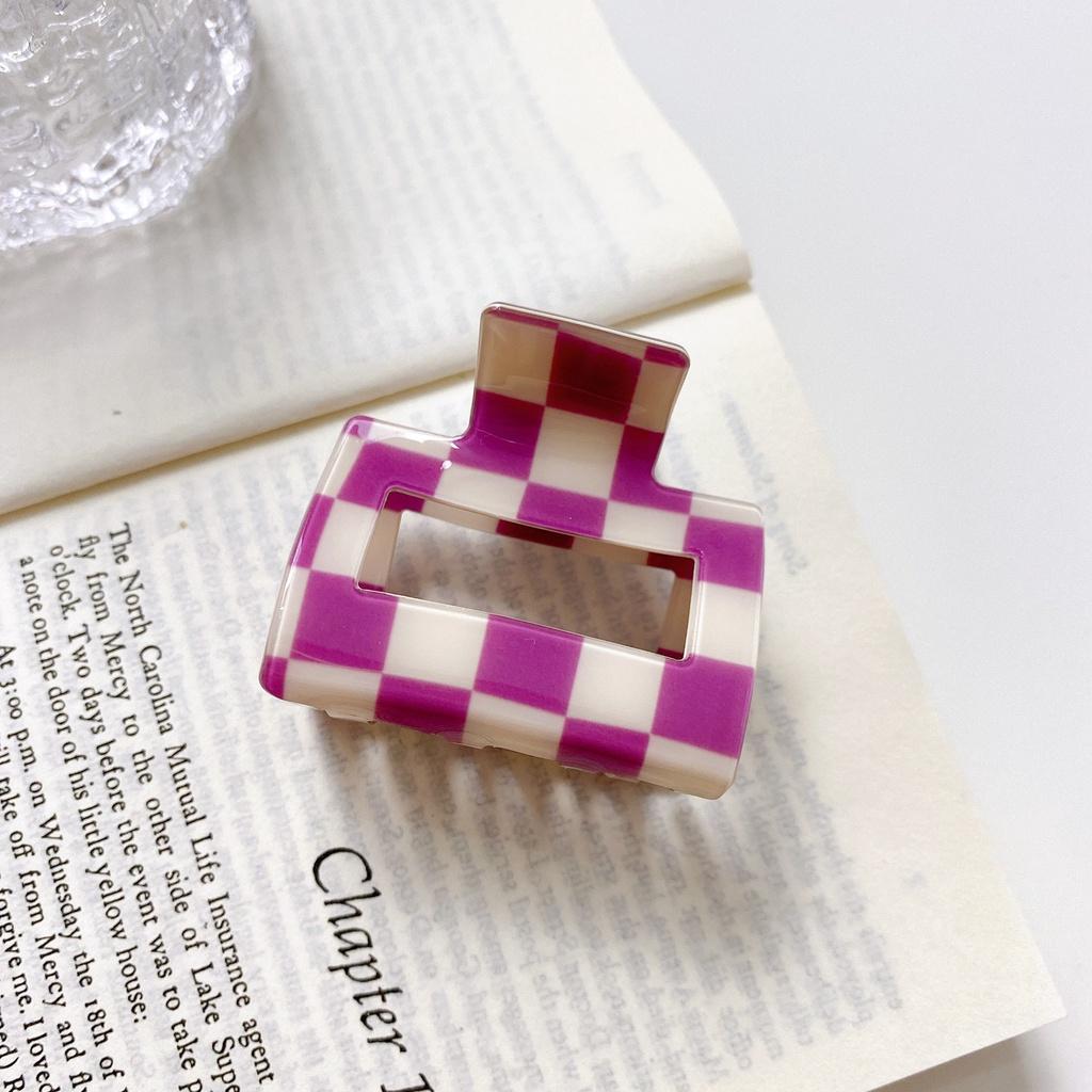 

Vintage-inspired Women s Hair Clip With Chessboard Pattern Handcrafted Acrylic Hair Accessory StyleG