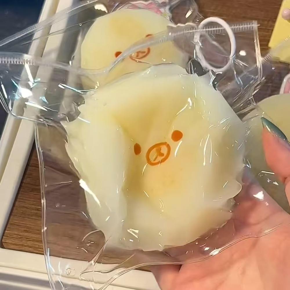 1Pc Silicone Bear Carrot Soft Knead Simulated Food Relieve Daily Stress And Tension Decompression Slow Rebound Fidget Daily Toy.