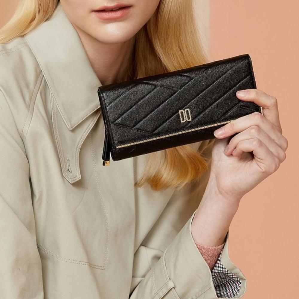 

Daks Black Carlisle Pattern Gold Dd 3 Fold Wallet Single option