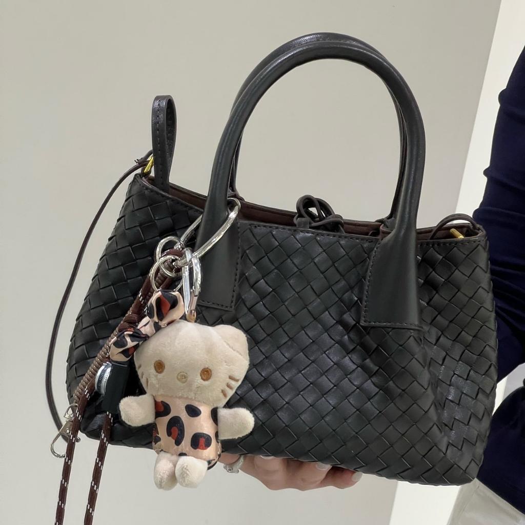 Versatile women's bag, sheepskin woven cabbage basket bag, fashion tote bag, single piece crossbody bag, handbag woman