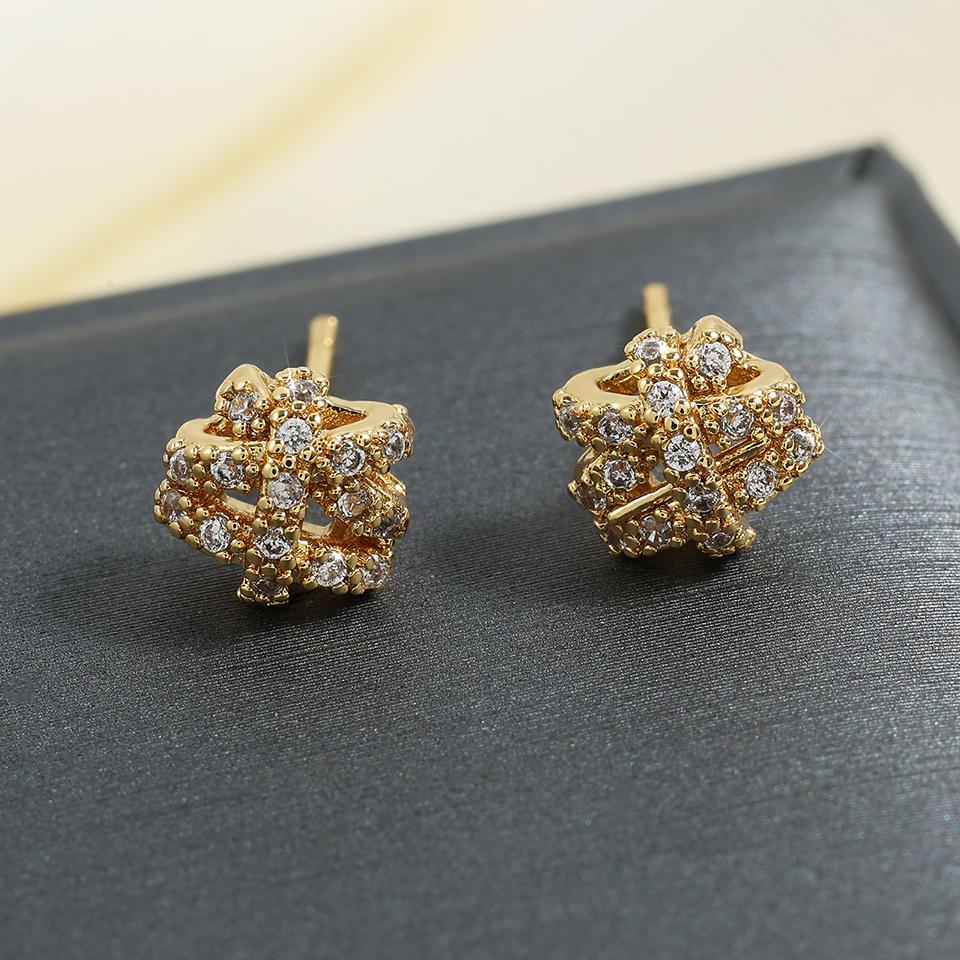 

ZAKOL Простые серьги-пусеты со звездой и цирконом CZ для женщин, девушек, блестящие серьги-пусеты с кристаллами кубического циркония, минималистичные серьги, подарок с цирконом