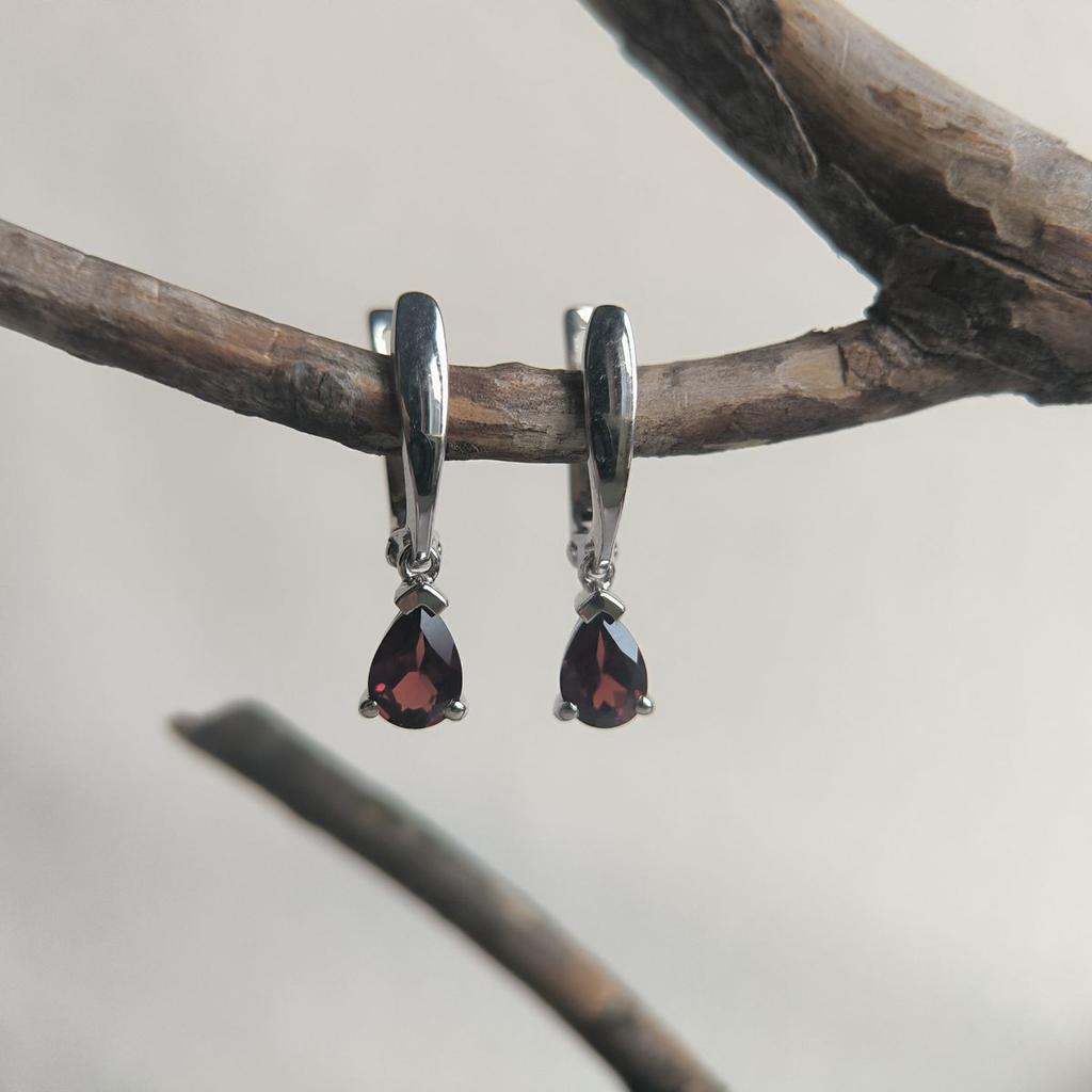Серебряные серьги с натуральным гранатом 1.542ct (2195504)