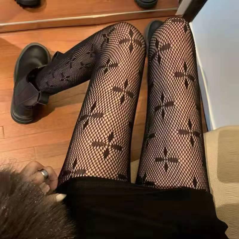 Czarne Jedwabne Koronkowe Kabaretki Lolita dla Kobiet - Odporne na Zaciągnięcia, Mikropresja, Piękne Nogi