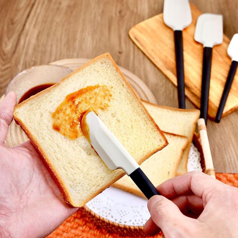 White Silicone Cream Spatula Non-stick Pastry Blenders Wood Handle Chocolate Butter Baking Scraper Kitchen Cake Mixer  Kitchenware Set