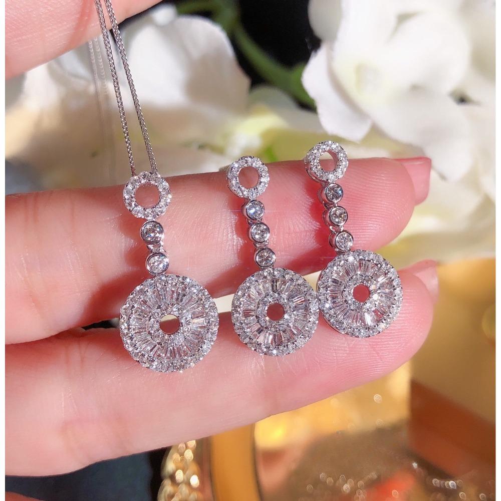 Versatile New Creative Circle Pendant Micro Inlaid Zircon Fashionable Girls Necklace Personalized Circle Clavicle Chain Women