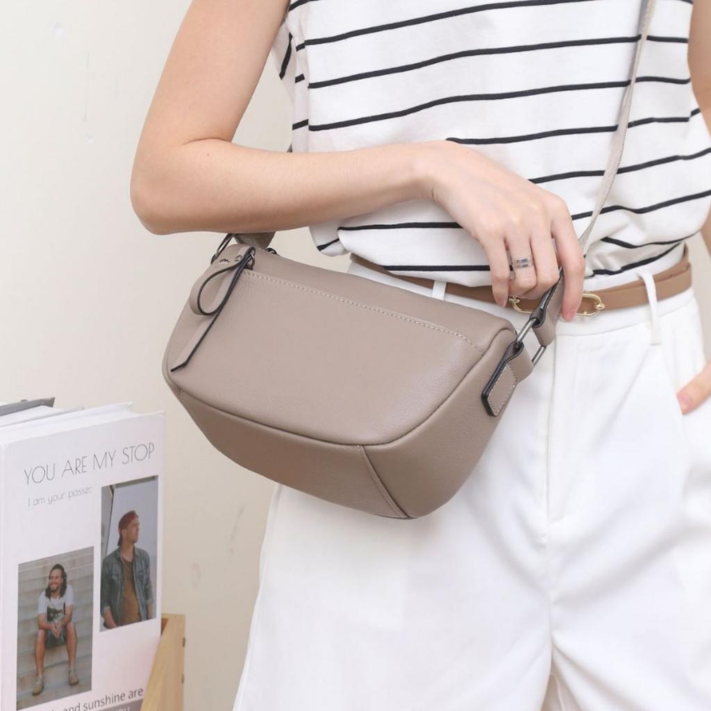 Cowhide Shoulder Women's Bag, Large Capacity Women's Fashion Simple Tote Bag Practical Commuter Bag Multi-zipper