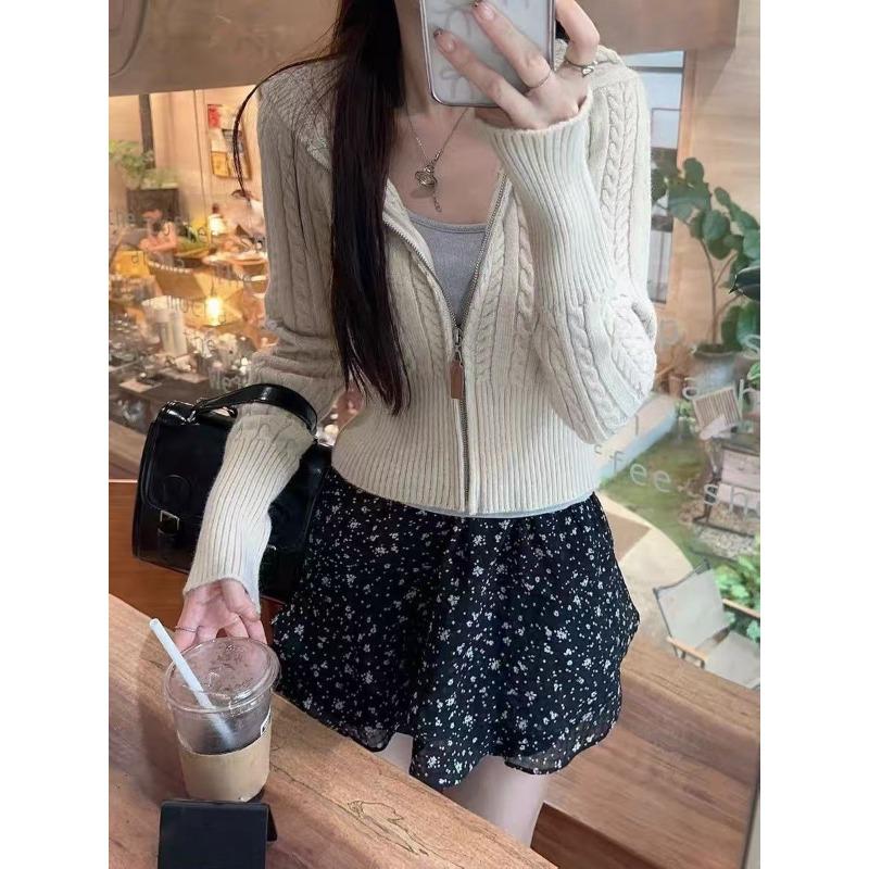 

Twist knitted zipper hooded short sweater jacket women s waist slim and thin retro knitted cardigan women One size