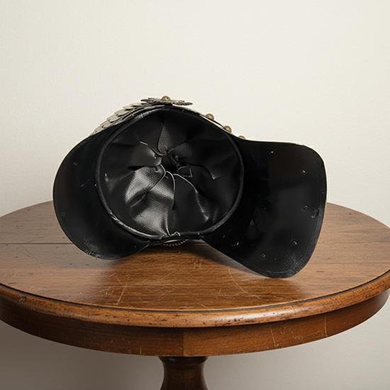 Czarny Niemiecki Hełm Kolczasty Pickelhaube Dekoracyjny Przedmiot Halloween Boże Narodzenie Prezent