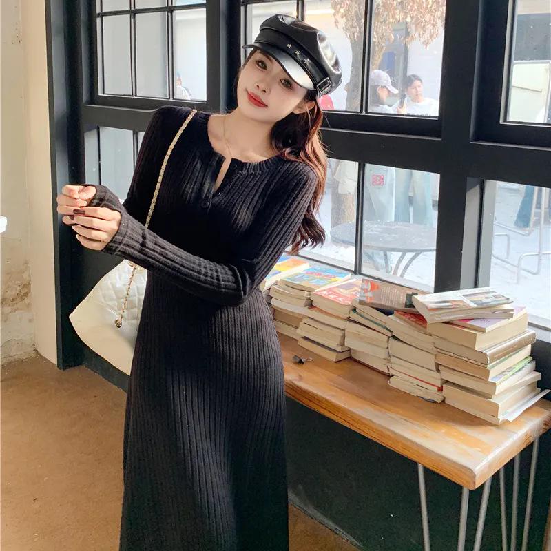 

Женское трикотажное платье с длинными рукавами в стиле ретро 2024 года — высококачественный, подчеркивающий талию, трехцветный дизайн для осени и зимы M (85-100 jin) чёрный