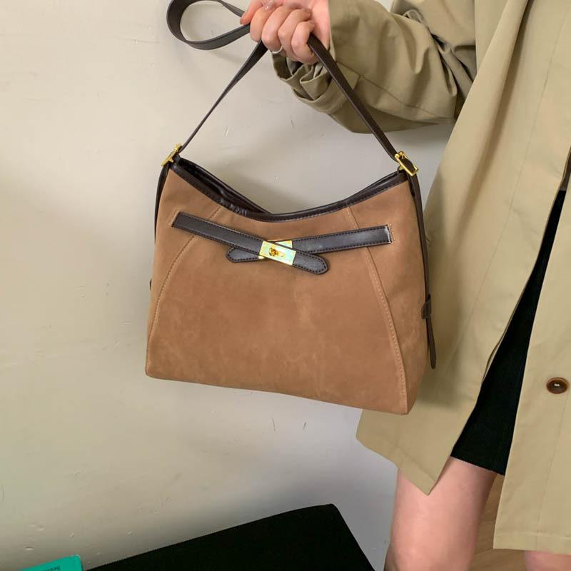 Casual retro suede bag women's 2025 new commuter versatile messenger bag fashionable and simple shoulder bucket bag